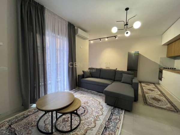 Tirane, jepet me qera apartament 1+1 Kati 1, 75 m² 650 € 