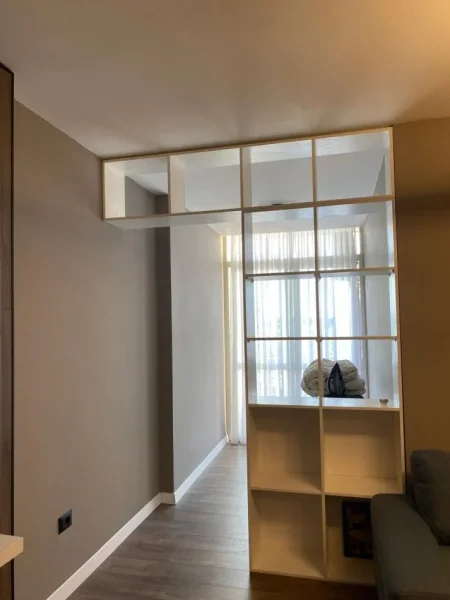 Tirane, jepet me qera apartament 1+1+Ballkon Kati 8, 61 m² 600 € (Rr. e Kavajes prane Globe)