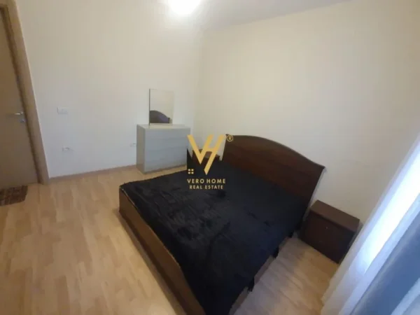 Tirane, jepet me qera apartament 1+1+Ballkon Kati 1, 65 m² 450 € (SELITE)