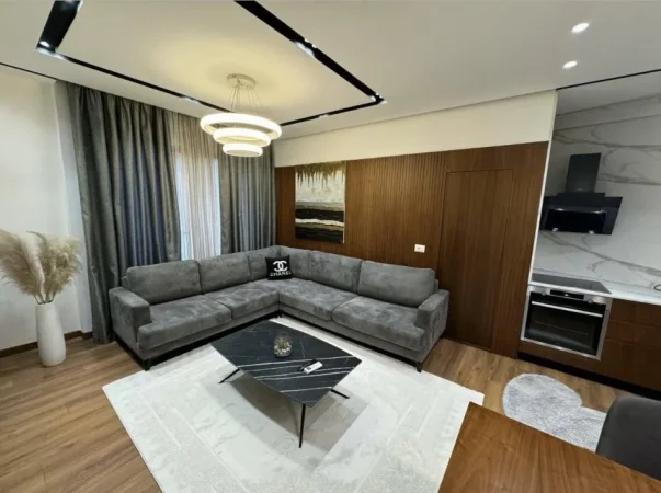 Tirane, shes apartament 2+1+Ballkon Kati 8, 96 m² 160.000 € (Rr. Xhanfize Keko te Oxhaku)