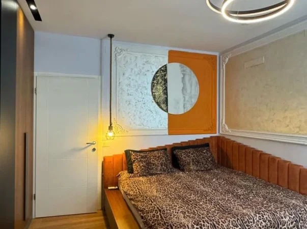 Tirane, shes apartament 2+1+Ballkon Kati 8, 96 m² 160.000 € (Rr. Xhanfize Keko te Oxhaku)