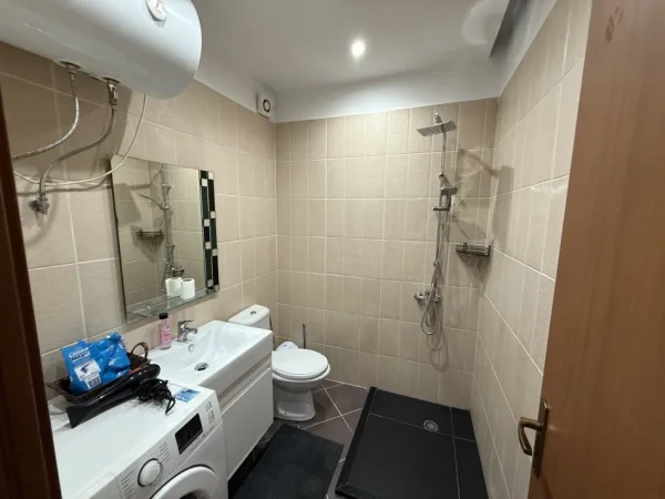 Tirane, jepet me qera apartament 2+1+Ballkon Kati 6, 107 m² 600 € (Teodor Keko)