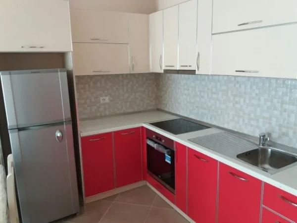 Tirane, jepet me qera apartament 1+1+Ballkon Kati 7, 60 m² 380 € (Astir tek Ozone)