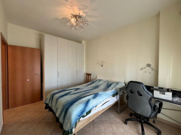 Tirane, jepet me qera apartament 2+1 Kati 6, 800 € 