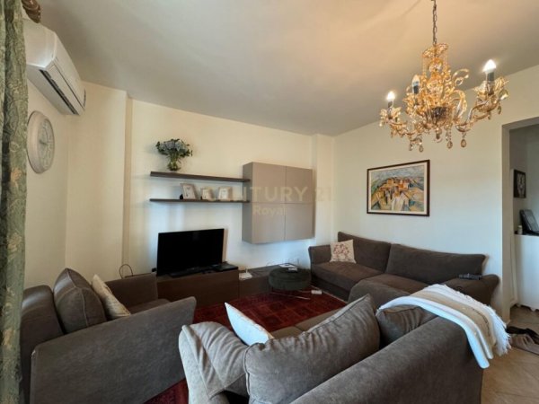 Tirane, jepet me qera apartament 2+1 Kati 6, 800 € 