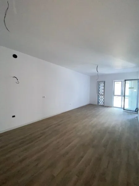 Tirane, shitet apartament 1+1+Ballkon Kati 5, 80 m² 160.000 € (5 maji)