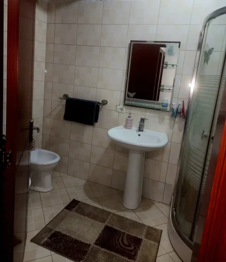 Tirane, shitet apartament 1+1+Ballkon Kati 2, 70 m² 100.000 € (rruga sokrat miho)