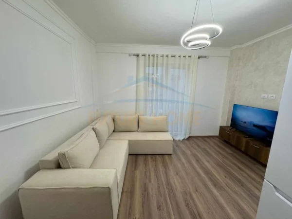 Shitet, Apartament 1+1+Post Parkimi, Kompleksi "Jolla", Unaza e Re.