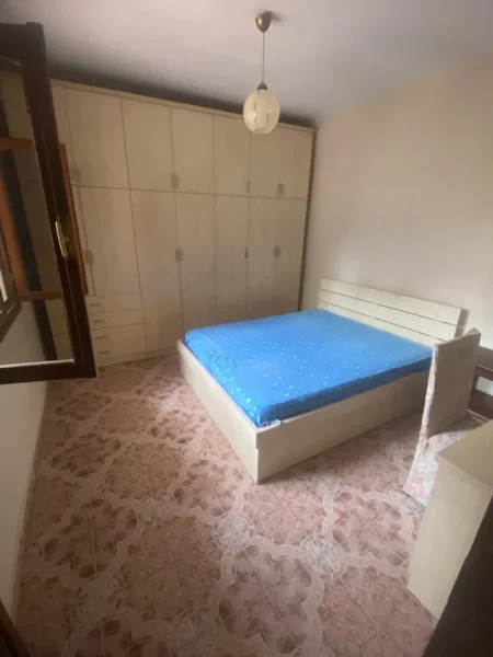 Tirane, jepet me qera shtepi 2+1 Kati 1, 100 m² 400 € (Super Shtepi Me Qera 2+1 me Parking ne Don Bosko.)