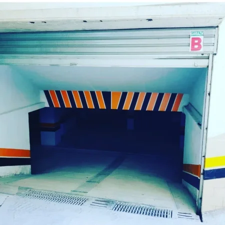 Vlore - Lungomare - Uji i Ftohte, jepet me qera garazh Kati -1, mbrpa local Brooklin