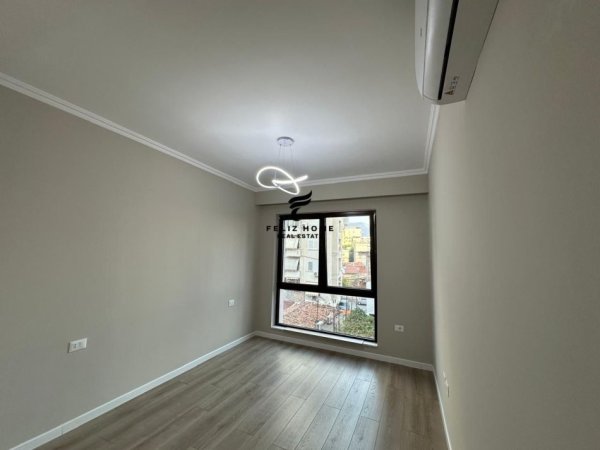Tirane, jepet me qera zyre Kati 2, 91 m² 800 € (MYSLYM SHYRI)