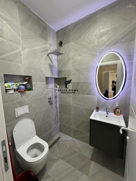 Tirane, jepet me qera zyre Kati 2, 91 m² 800 € (MYSLYM SHYRI)