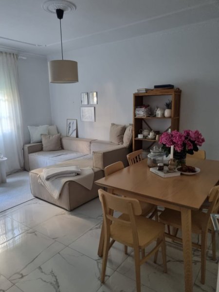 Tirane, jepet me qera 1+1+Ballkon Kati 1, 450 € (Oxhaku prane Xhamise Xhura)