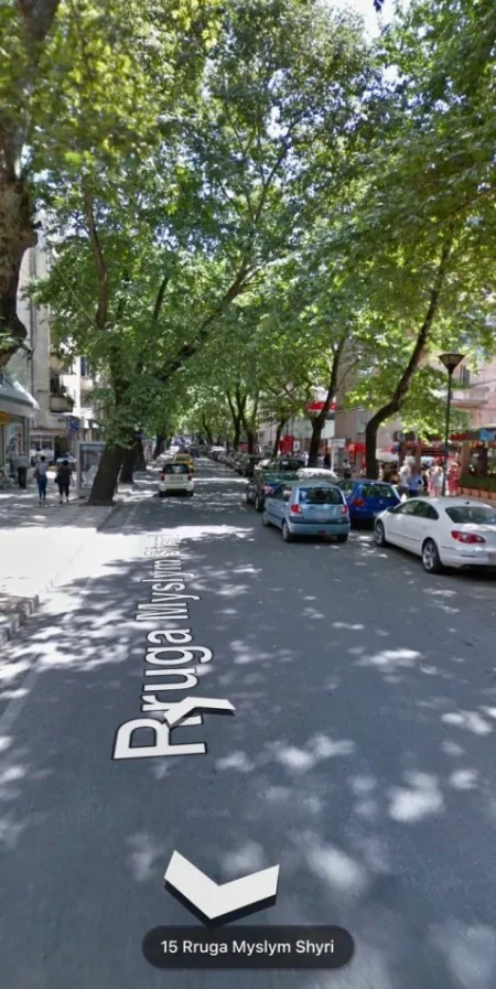 Tirane, jepet me qera ambjent biznesi Kati 0, 157 m² 5.000 € (Myslym Shyri buze rruge)