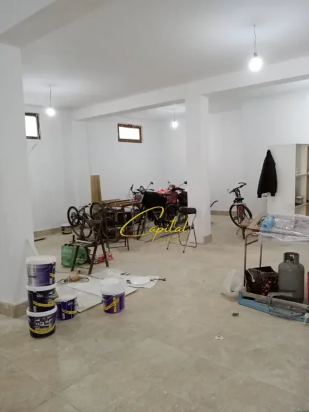 Tirane, jepet me qera ambjent biznesi Kati 0, 140 m² 1.200 € (ALI DEMI)