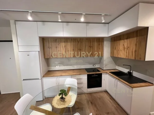 Tirane, jepet me qera apartament 2+1+Ballkon Kati 6, 80 m² 700 € (Rruga Teodor keko)