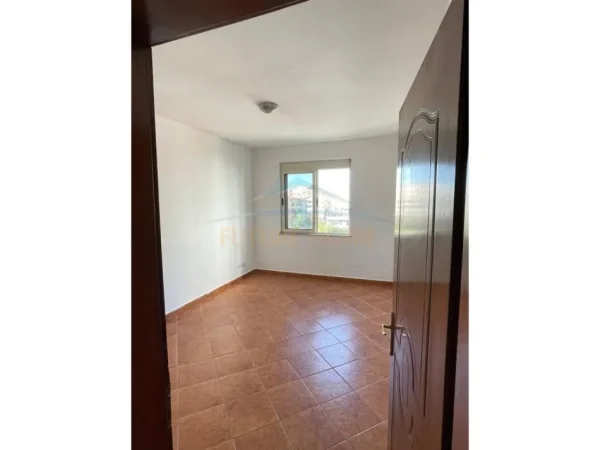 Durres, shitet apartament 2+1+Ballkon Kati 2, 105 m² 94.500 € (plazh)