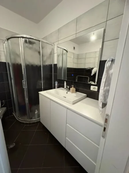 Tirane, shitet apartament 2+1 Kati 6, 92 m² 140.000 € (Astir Vila L)