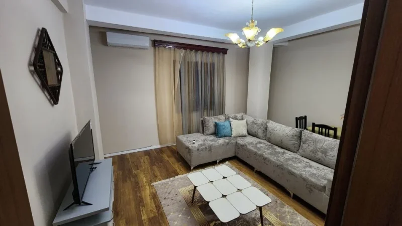 Tirane, jepet me qera apartament 1+1 Kati 4, 104 m² 650 € (myslym shyri)