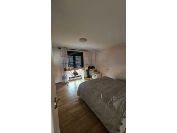 Durres, shitet apartament duplex 2+1+Ballkon Kati 10, 195 m² 205.000 € (durres stacioni i trenit)