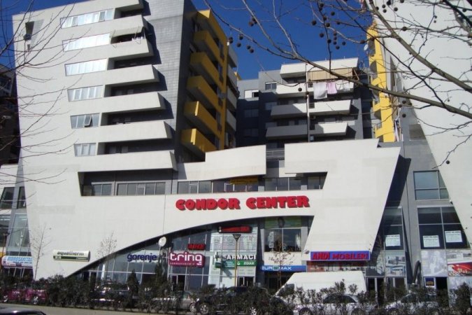 Tirane, jepet me qera ambjent biznesi Kati 2, 165 m² 1.500 € (Rruga e Kavajes)