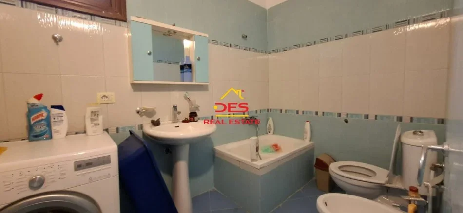 Vlore, jepet me qera shtepi 2+1+Ballkon Kati 0, 120 m² 250 € (Rruga Halim Xhelo)