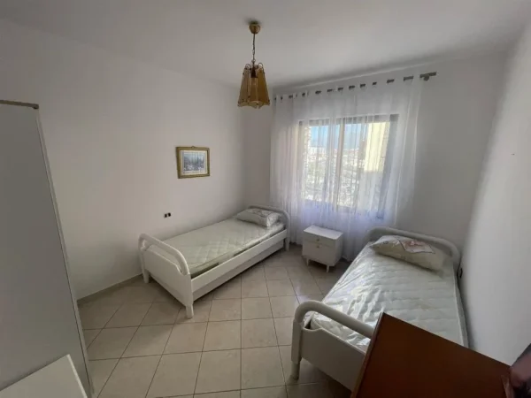 Tirane, jepet me qera apartament 2+1+Ballkon Kati 5, 100 m² 550 € (TEODOR KEKO)