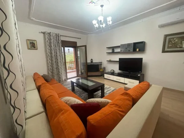 Tirane, jepet me qera apartament duplex 2+1 Kati 2, 160 m² 1.300 € (ali demi)