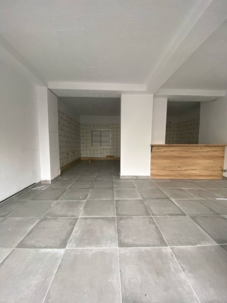 Tirane, jepet me qera ambjent biznesi Kati 0, 60 m² 800 € (rruga e kavajes)