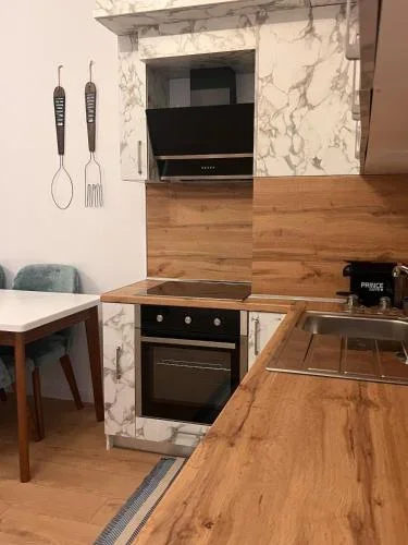 Tirane, jepet me qera apartament 1+1 Kati 3, 60 m² 500 € (SELITE)