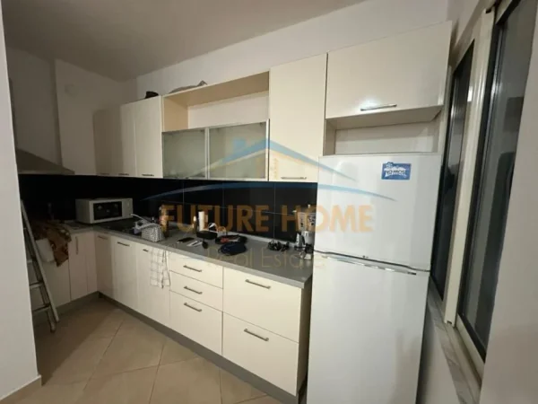 Durres, shitet apartament 1+1+Ballkon Kati 5, 64 m² 85.000 € (durres qender)