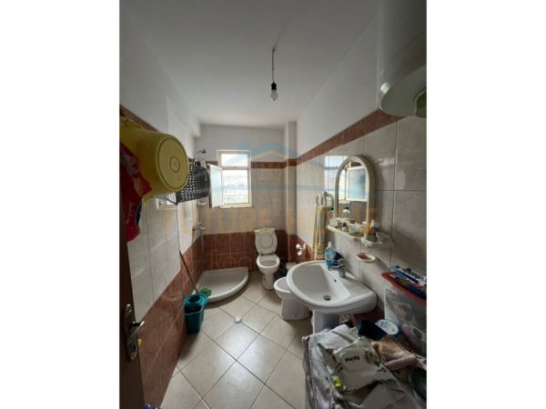 Durres, shitet apartament 2+1+Ballkon Kati 5, 80 m² 93.000 € (Tek Stadiumi, Durres)