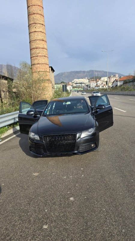 Tirane, shitet makine Audi a4 2.7 naft Nafte, e zeze automatik Klima 320.000 km 7.500 €