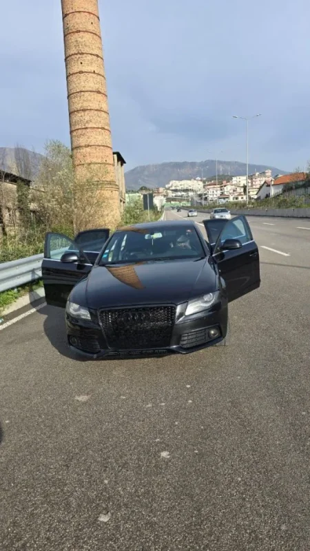 Tirane, shitet makine Audi a4 2.7 naft Nafte, e zeze automatik Klima 320.000 km 7.500 €