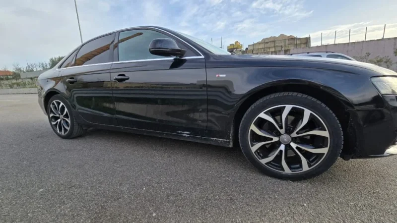 Tirane, shitet makine Audi a4 2.7 naft Nafte, e zeze automatik Klima 320.000 km 7.500 €