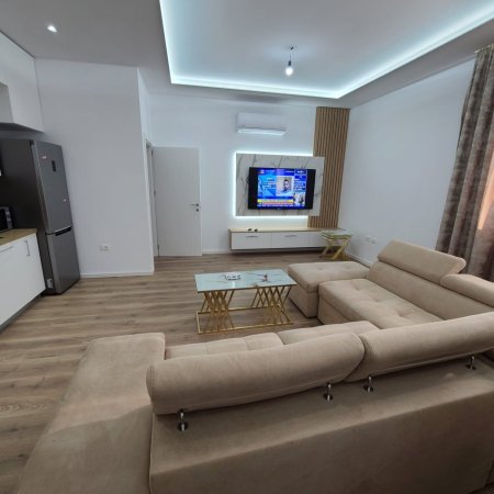 Tirane, jepet me qera shtepi 2+1 Kati 0, 90 m² 700 € (TEG)