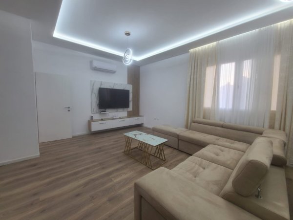 Tirane, jepet me qera shtepi 2+1 Kati 0, 90 m² 700 € (TEG)