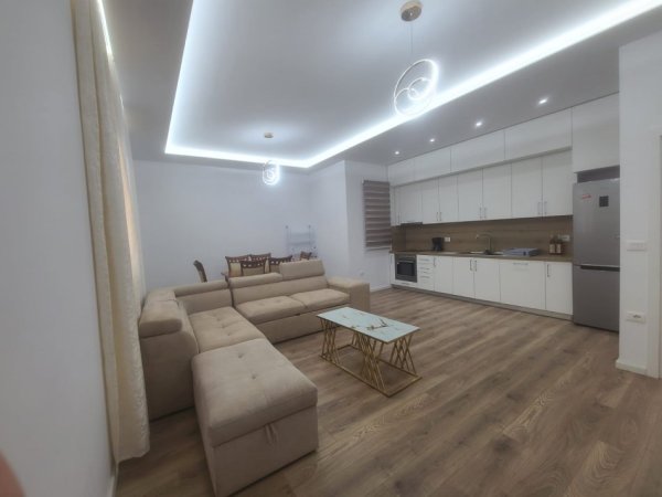 Tirane, jepet me qera shtepi 2+1 Kati 0, 90 m² 700 € (TEG)