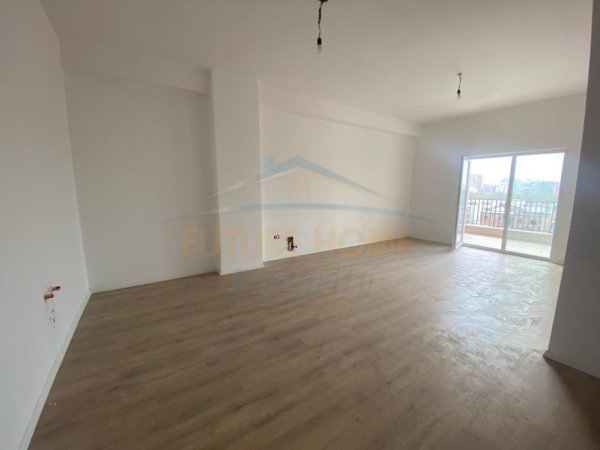 Tirane, shitet apartament 2+1+2, (Rruga Dritan Hoxha, Kompleksi Aura)