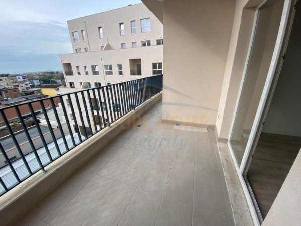 Tirane, shitet apartament 2+1+2, (Rruga Dritan Hoxha, Kompleksi Aura)
