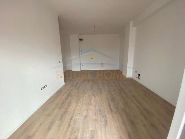 Tirane, shitet apartament 2+1+2, (Rruga Dritan Hoxha, Kompleksi Aura)