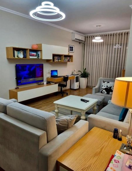 Tirane, jepet me qera apartament 2+1+Ballkon Kati 5, 100 m² 700 € (Don Bosko prane Bankes Credins)