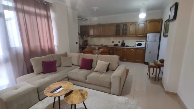 Tirane, jepet me qera apartament 2+1 Kati 2, 110 m² 700 € (SELVIA)