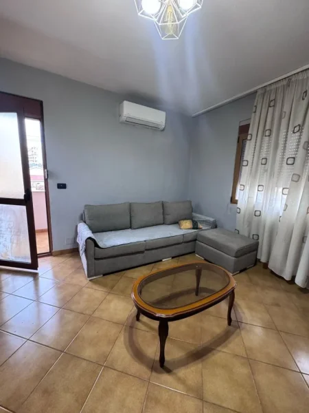 Tirane, jepet me qera apartament 1+1+Ballkon Kati 4, 70 m² 400 € (don bosko prapa vizion+)