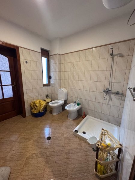 Tirane, jepet me qera apartament 1+1+Ballkon Kati 4, 70 m² 400 € (don bosko prapa vizion+)