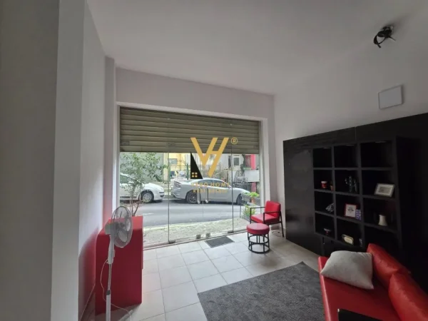 Tirane, jepet me qera dyqan Kati 0, 50 m² 300 € (KODRA E DIELLIT)