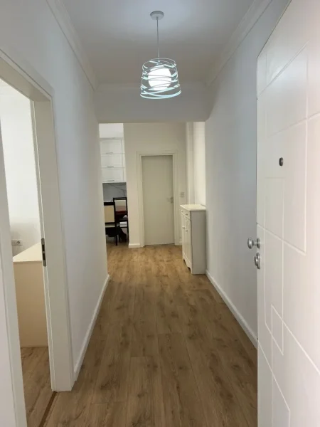 Tirane, jepet me qera 1+1 Kati 5, 80 m² 400 € (Fresk)