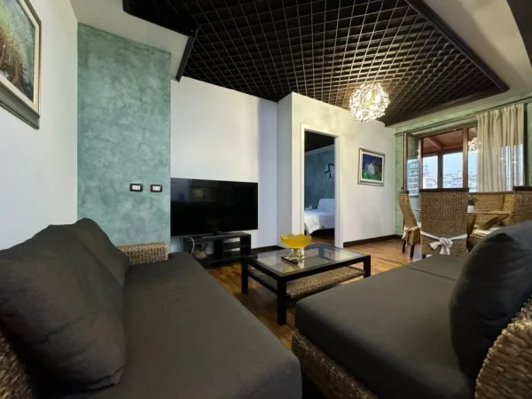 Tirane, shitet apartament 1+1 , 117 m² 300.000 € (Blloku)