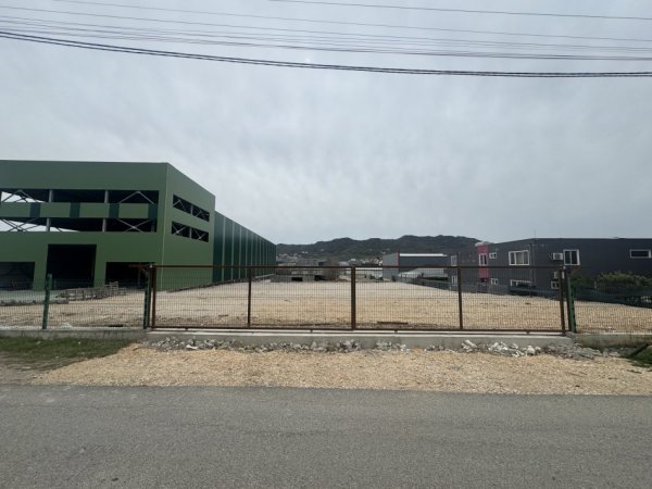 JEPET ME QERA TOKE 2000M2 ( VORE-MUCAJ )