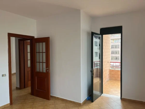 Tirane, shitet apartament Kati 4, 82 m² 110.000 € (Astir)